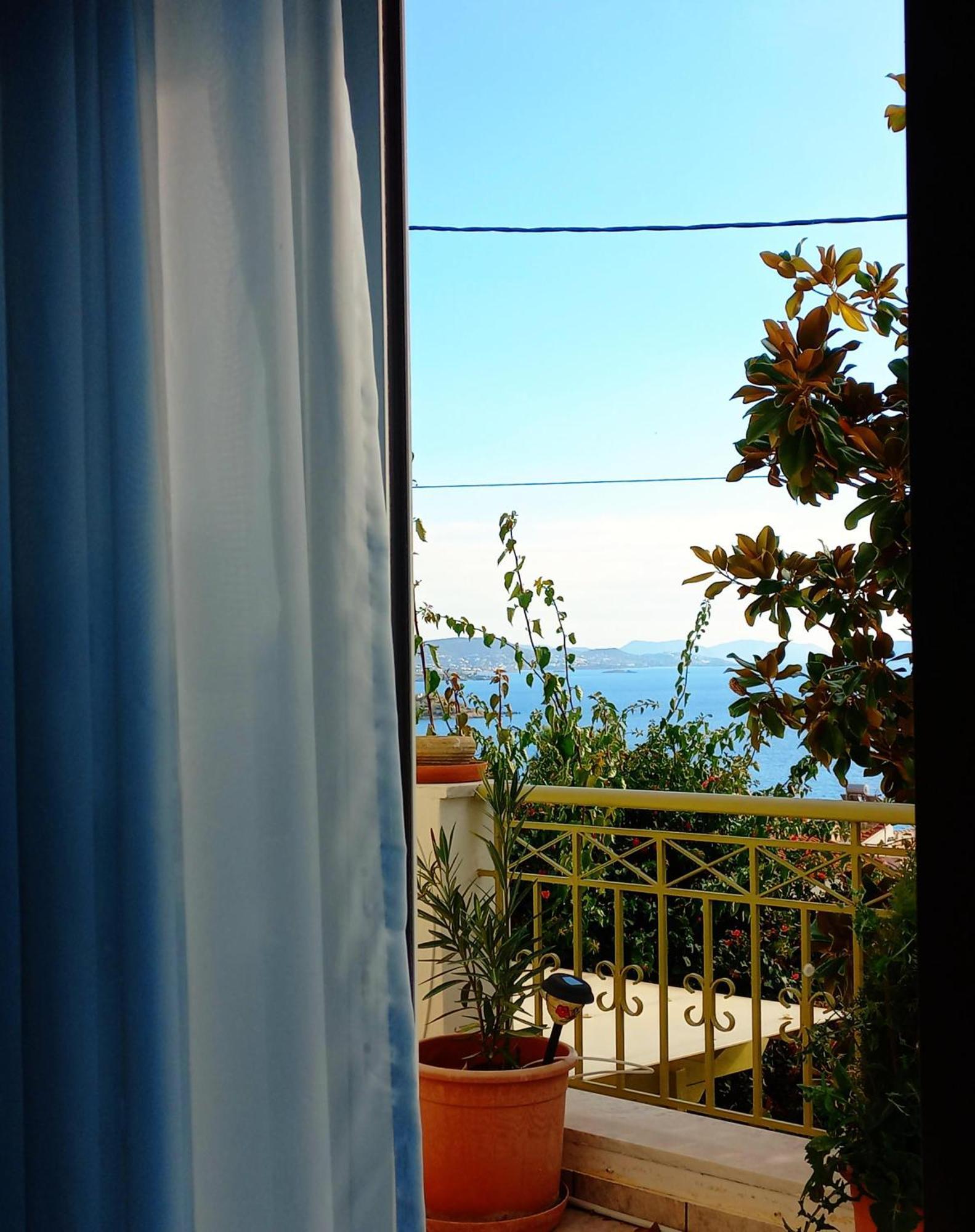 Villa "Eva" - Entire Beachfront Holiday Home - 4S Agia Marina  ภายนอก รูปภาพ