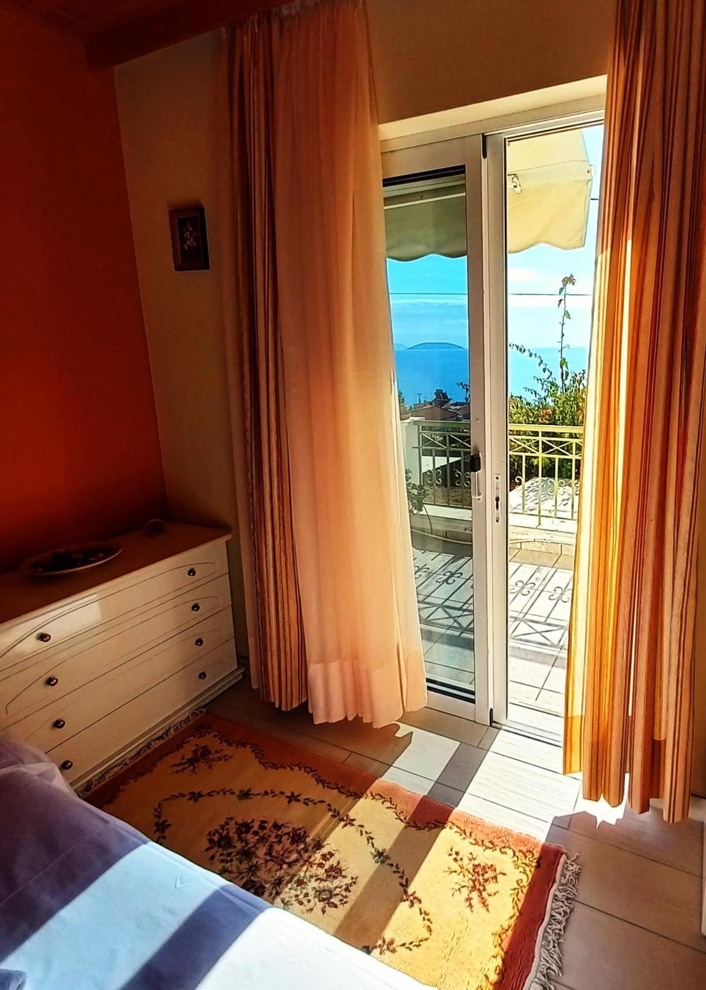 Villa "Eva" - Entire Beachfront Holiday Home - 4S Agia Marina  ภายนอก รูปภาพ