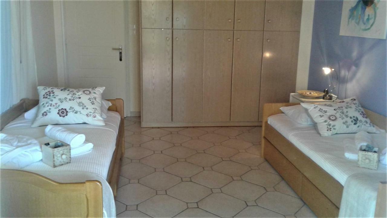 Villa "Eva" - Entire Beachfront Holiday Home - 4S Agia Marina  ภายนอก รูปภาพ